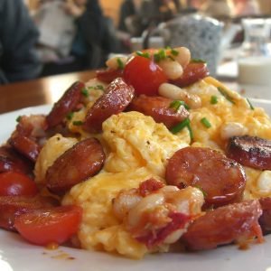 Huevos con Chorizo